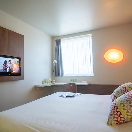 Campanile Carcassonne Est - La Cite Hotel Bagian luar foto