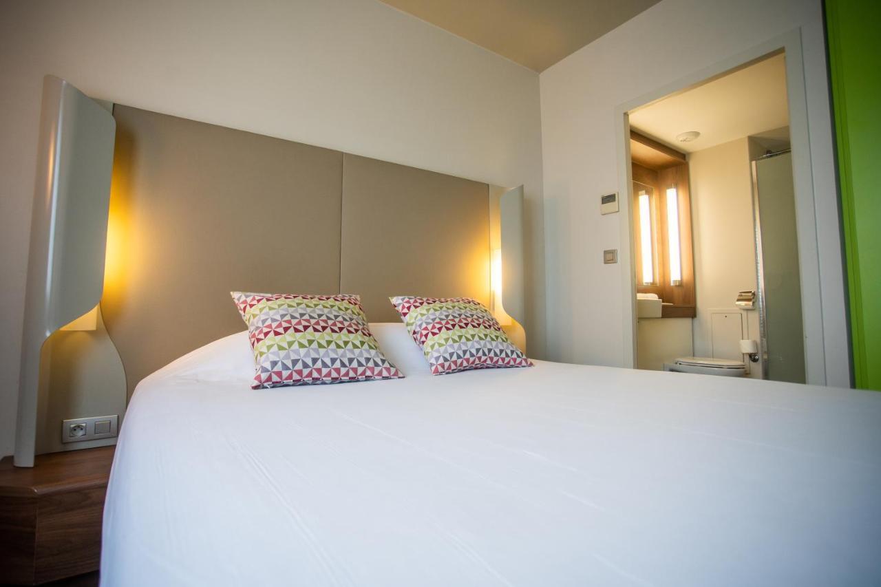 Campanile Carcassonne Est - La Cite Hotel Bagian luar foto
