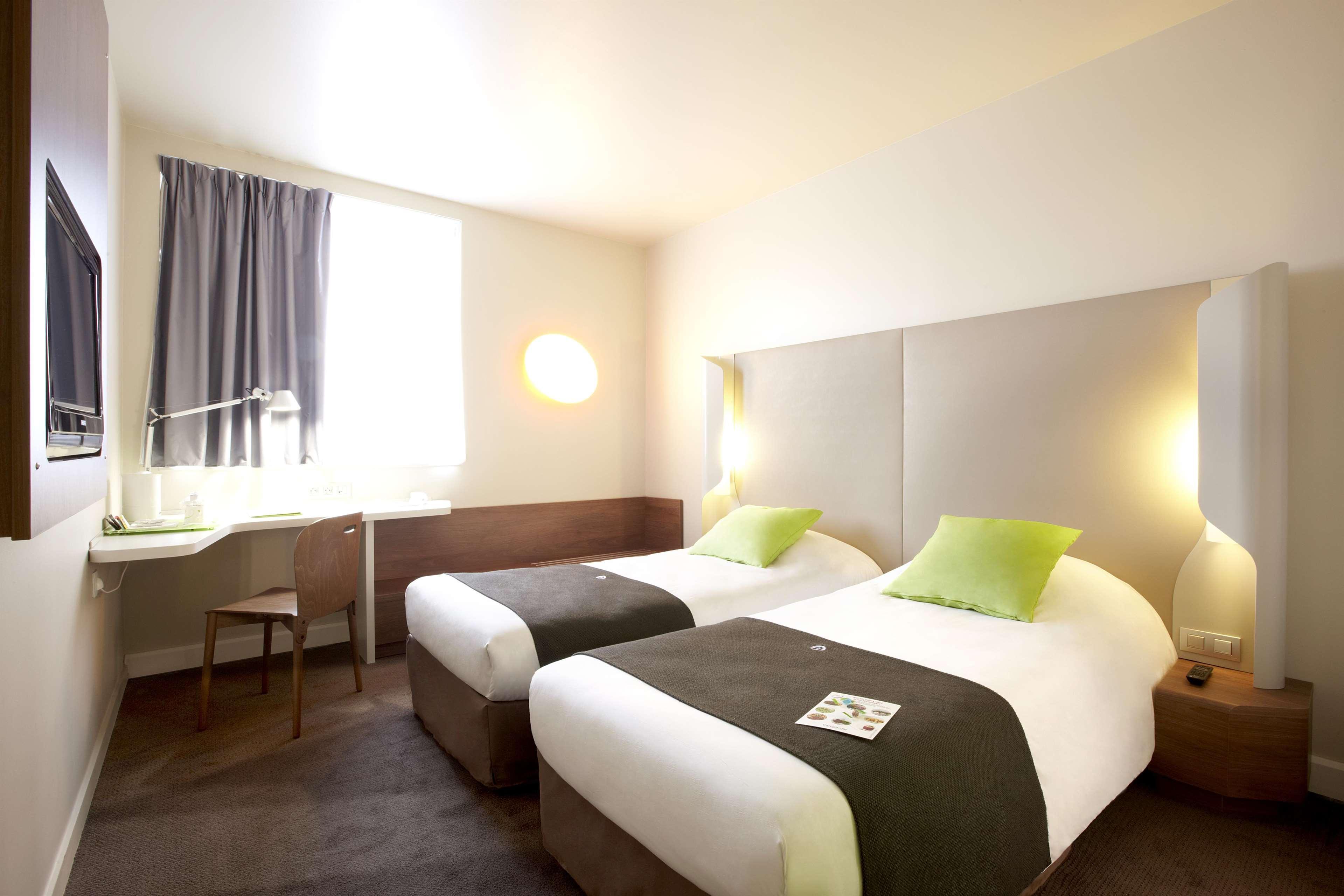 Campanile Carcassonne Est - La Cite Hotel Bagian luar foto