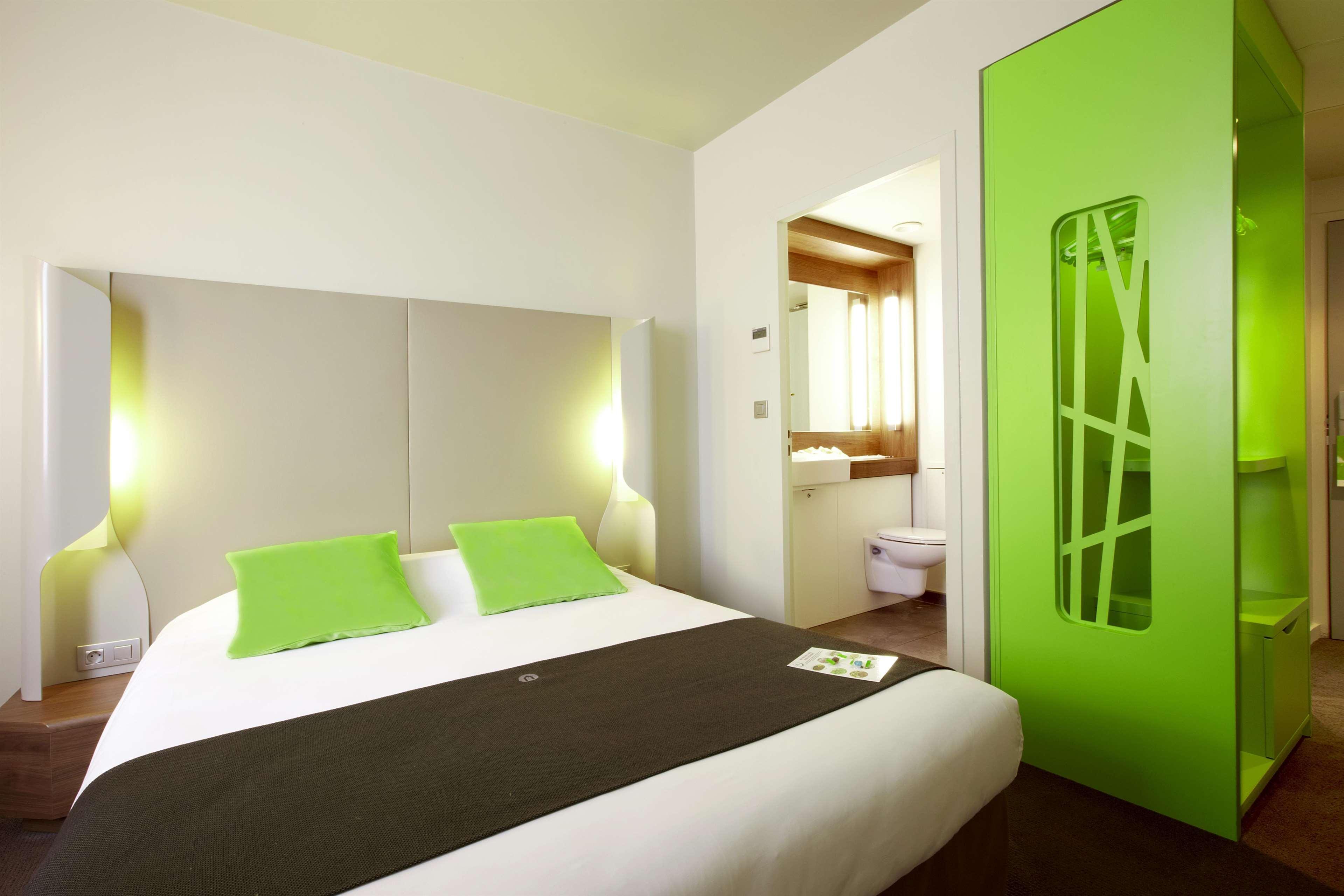 Campanile Carcassonne Est - La Cite Hotel Ruang foto
