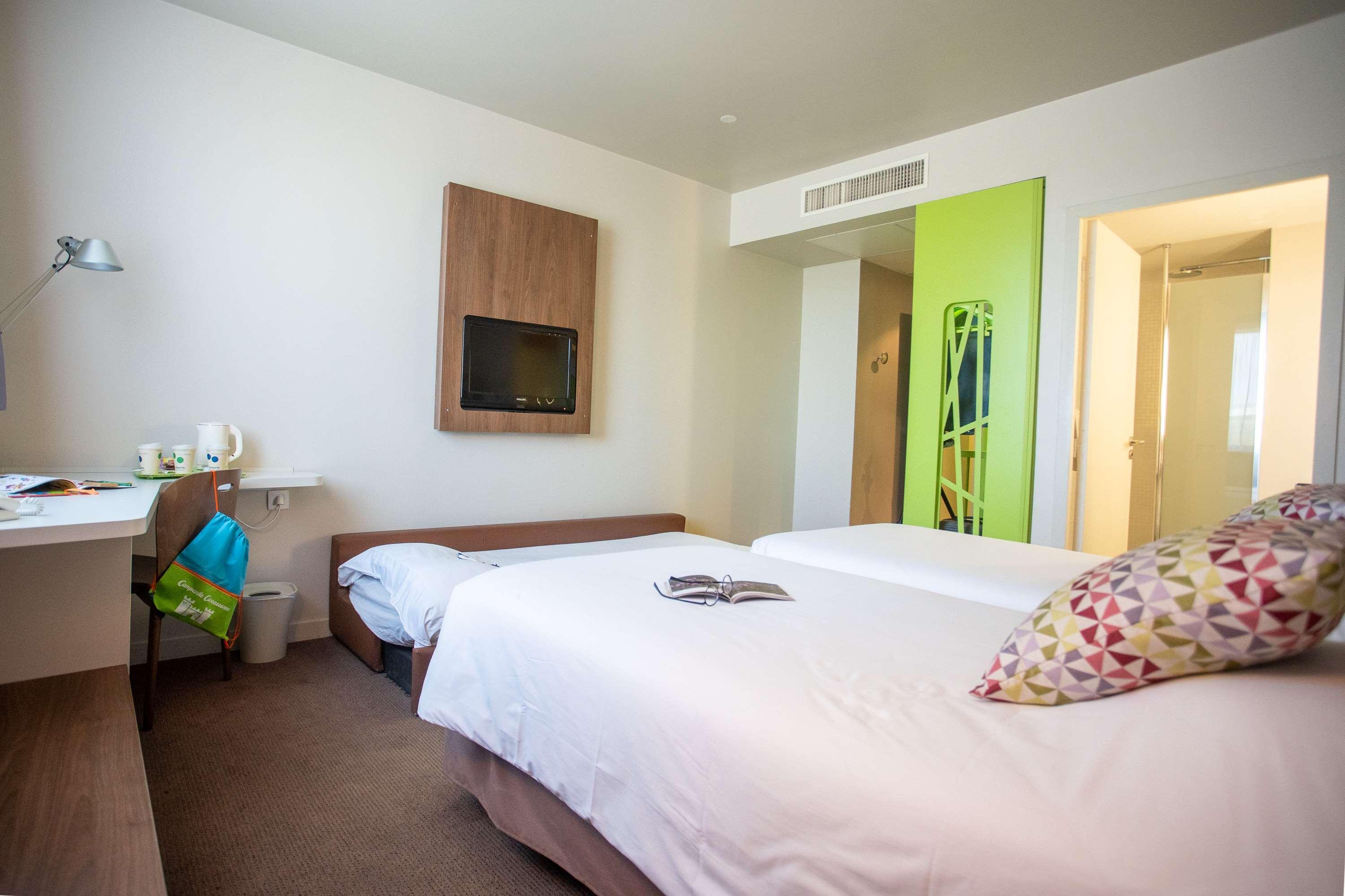 Campanile Carcassonne Est - La Cite Hotel Bagian luar foto