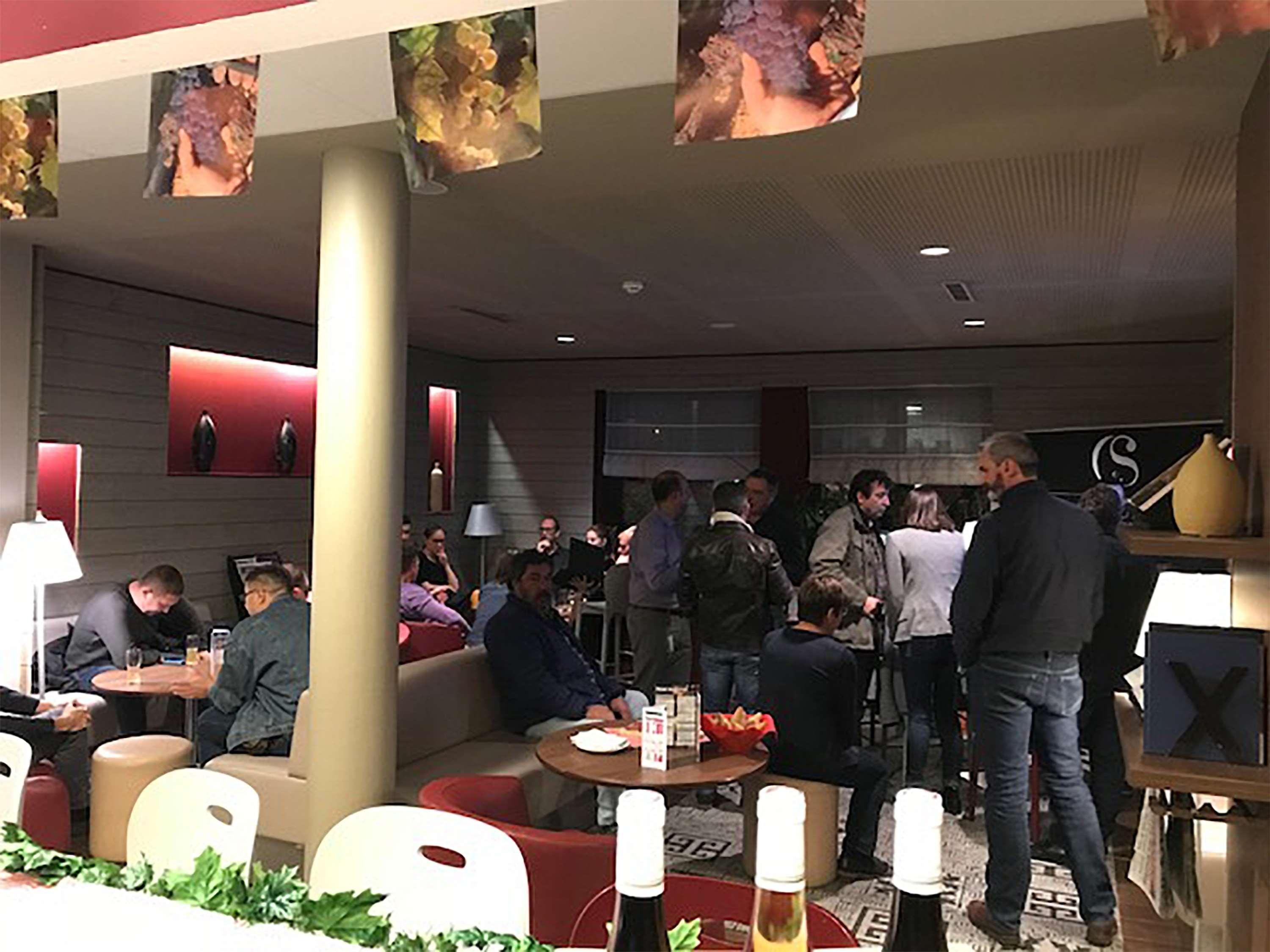 Campanile Carcassonne Est - La Cite Hotel Bagian luar foto
