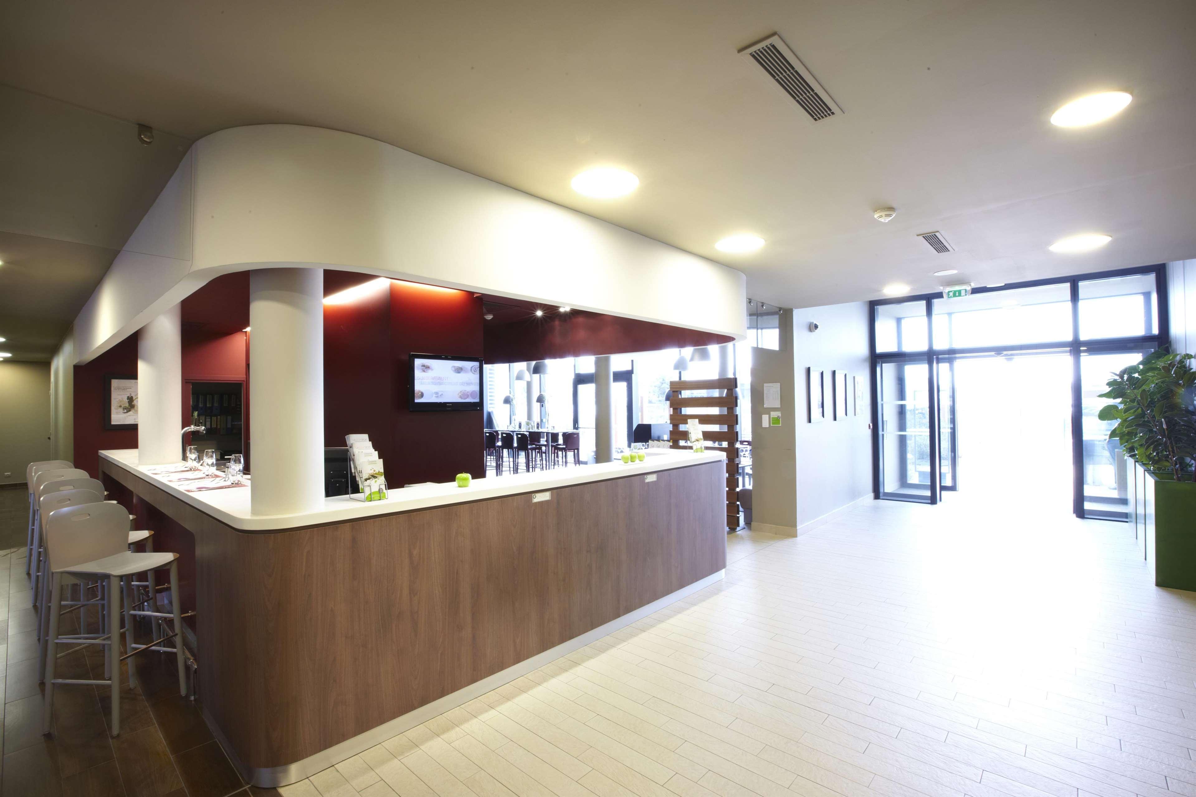 Campanile Carcassonne Est - La Cite Hotel Bagian luar foto